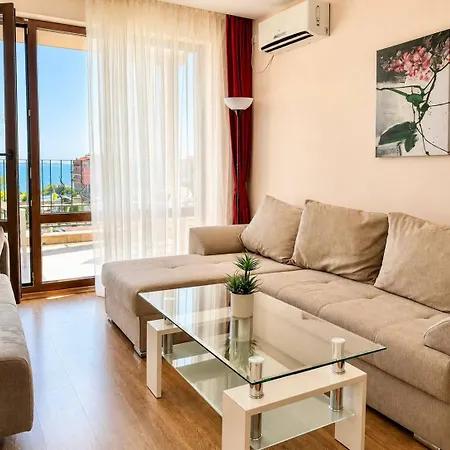 Premier One-bedroom With Sea View Appartamento